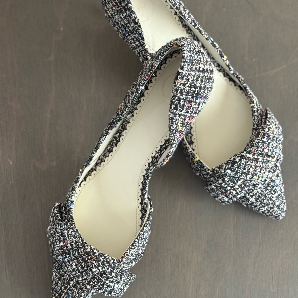 1901 Black and White Tweed Flats